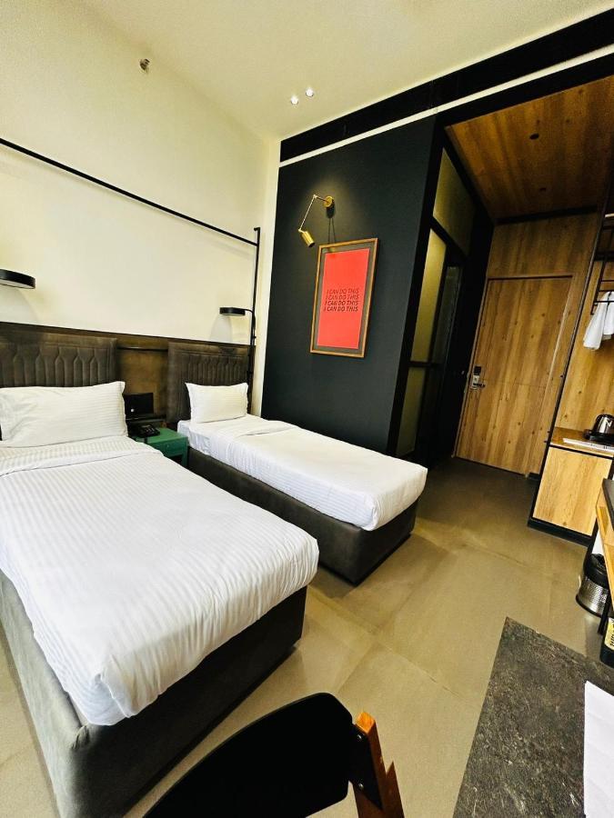 Ibiza Hotel Ahmedabad Extérieur photo