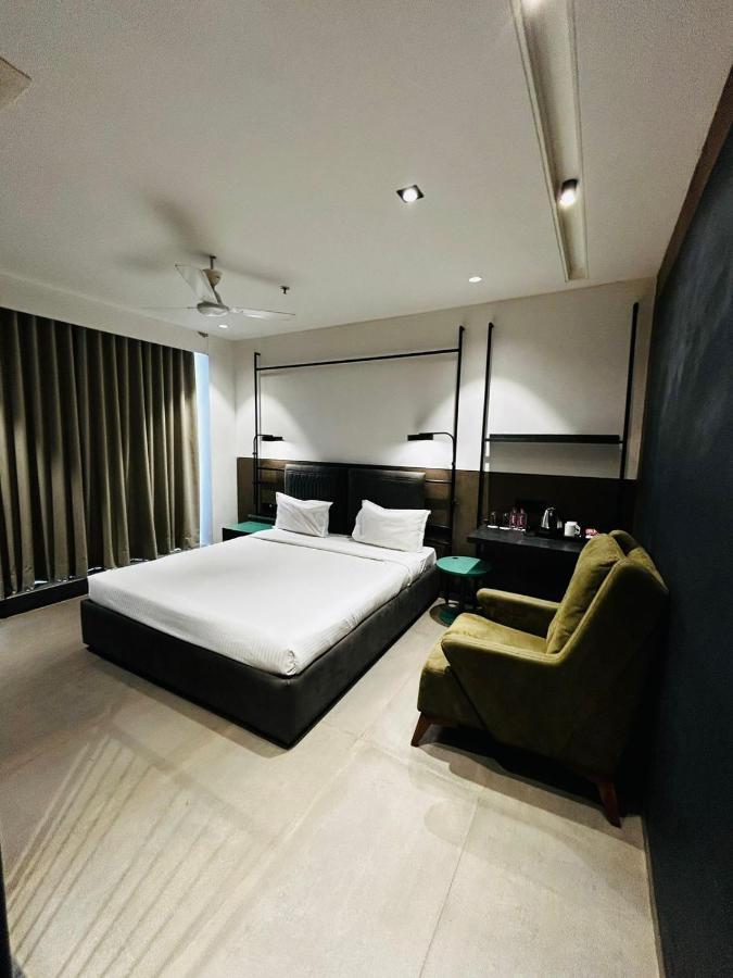 Ibiza Hotel Ahmedabad Extérieur photo